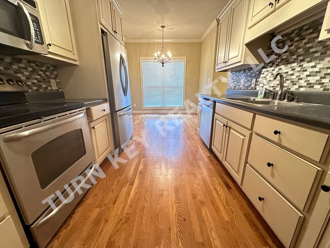 Foto del edificio - Home for rent in Hidden Brooke, Trussville