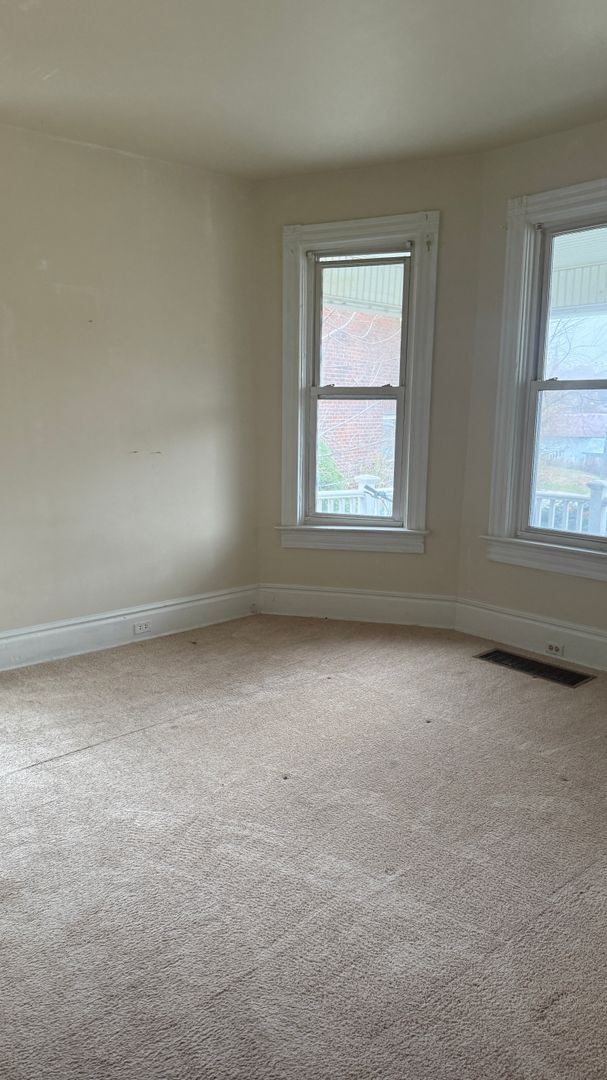 Foto del edificio - 318 Center Ave