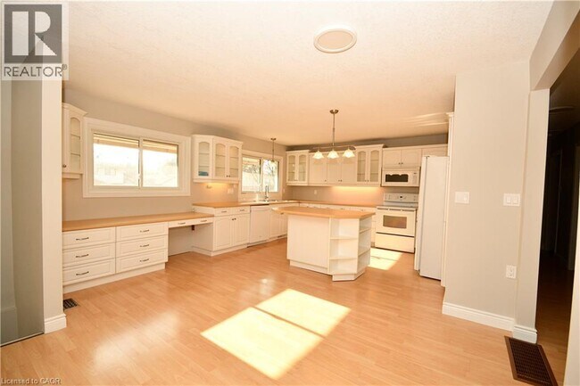 Photo du bâtiment - 118 Taylor Ave