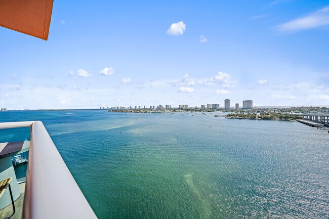 Foto del edificio - 2640 Lake Shore Dr