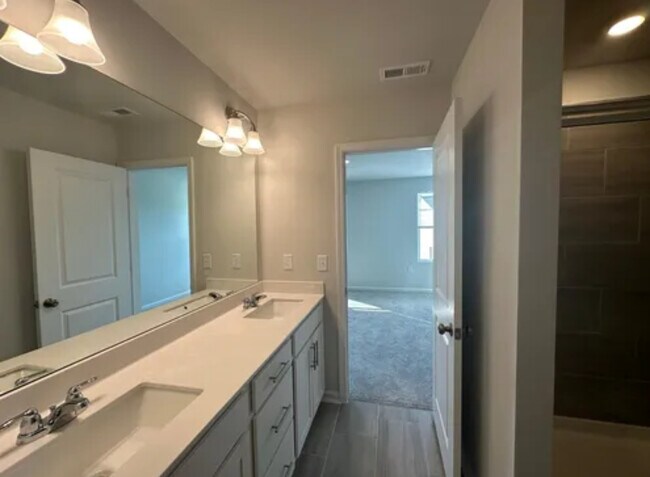 Foto del edificio - 2512 Chert Ln