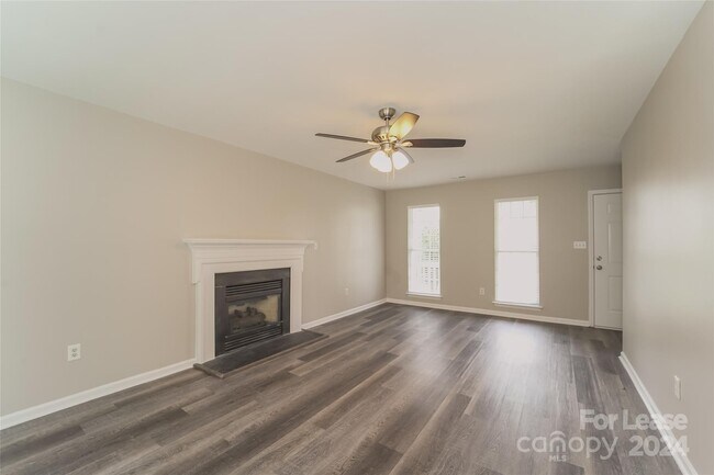 Building Photo - 8716 Clifton Meadow Dr