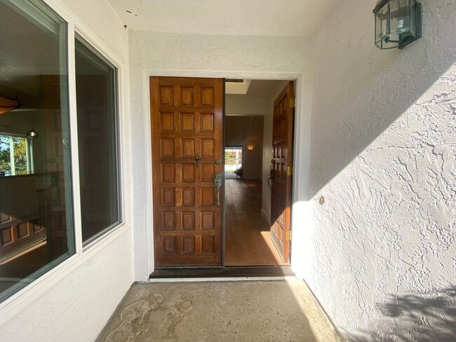 Foto del edificio - 4 Bedroom Encinitas home with Views!