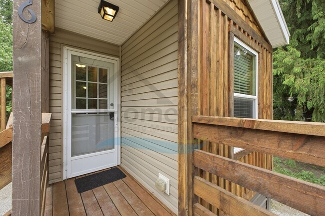 Building Photo - 136 Cedar Hill