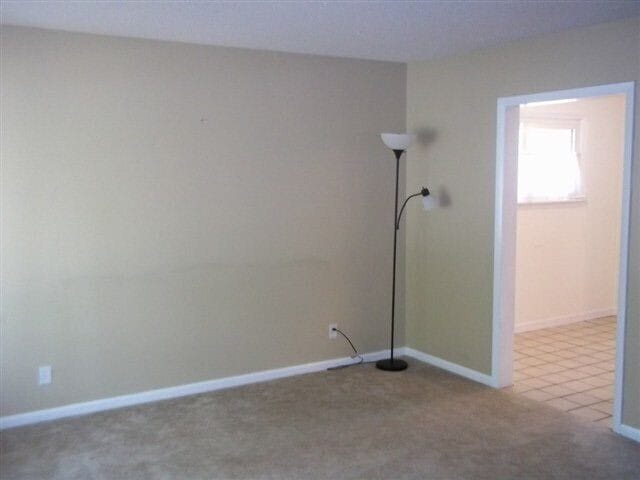 Building Photo - Quaint 3 bedroom ranch