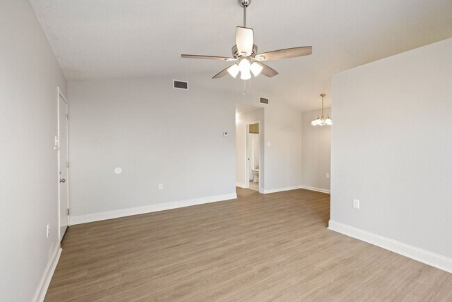 Foto del edificio - 203 Cougar Ridge