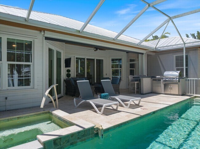 Foto del edificio - Furnished, Yearly 4bd Home on Siesta Key