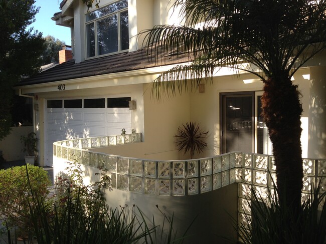 Building Photo - 403 S Lucia Ave