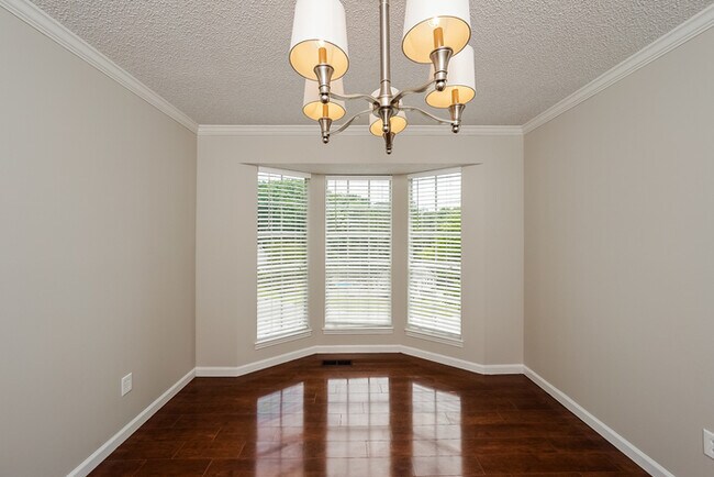 Building Photo - Charming 4 BR 2BA home