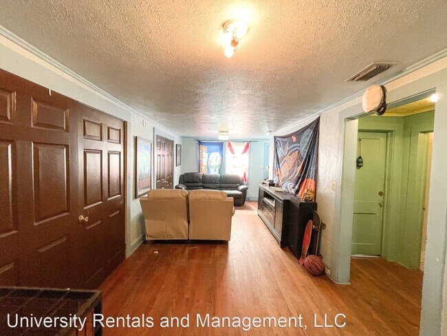 Building Photo - 5 br, 2 bath House - 2010 NW 8th Ave