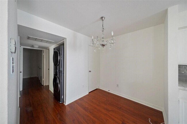Foto del edificio - 3900 Woodchase Dr