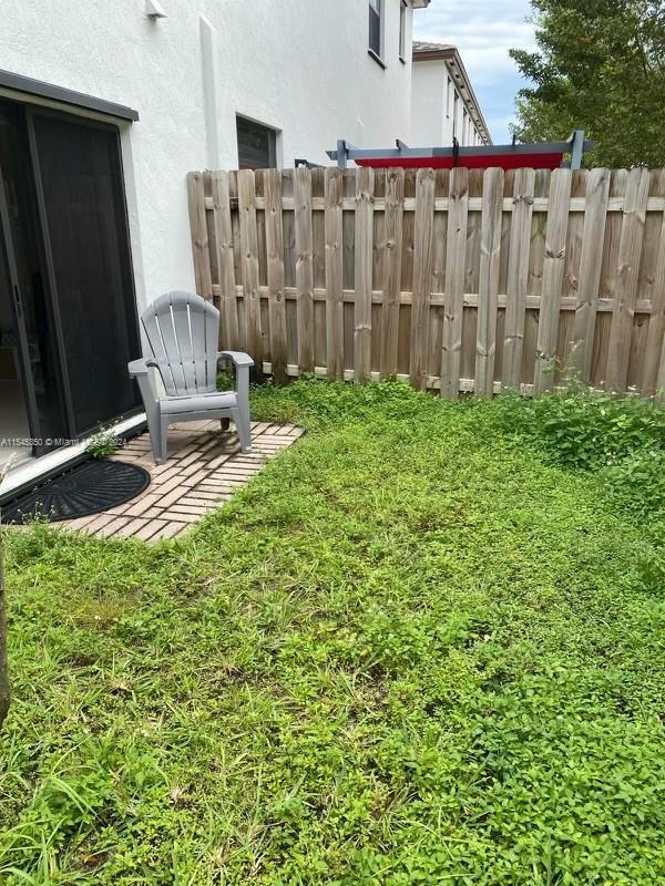 Foto del edificio - 670 NE 207th St