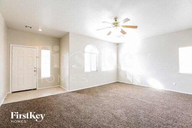 Foto del edificio - 5898 Swan Point Pl