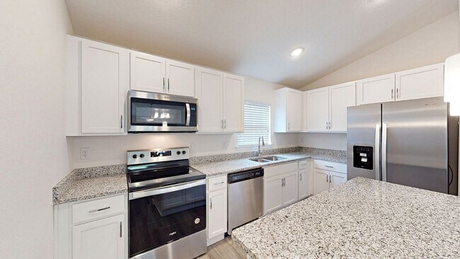 Foto del edificio - STUNNING 3/2 HOME Palm Bay