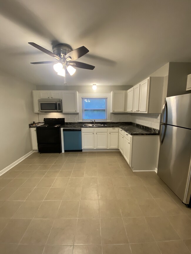 Brand new kitchen - 213 Garfield Ave