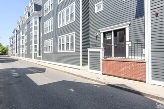 Building Photo - 128 Tudor St