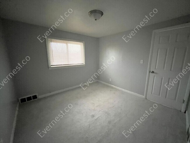 Building Photo - 15380 Meyers Rd