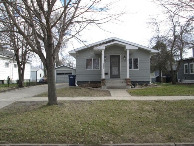 Frente de la casa - 120 2nd Ave SW