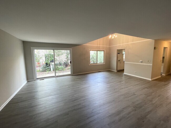 Foto del edificio - 311 E Forest Knoll Dr