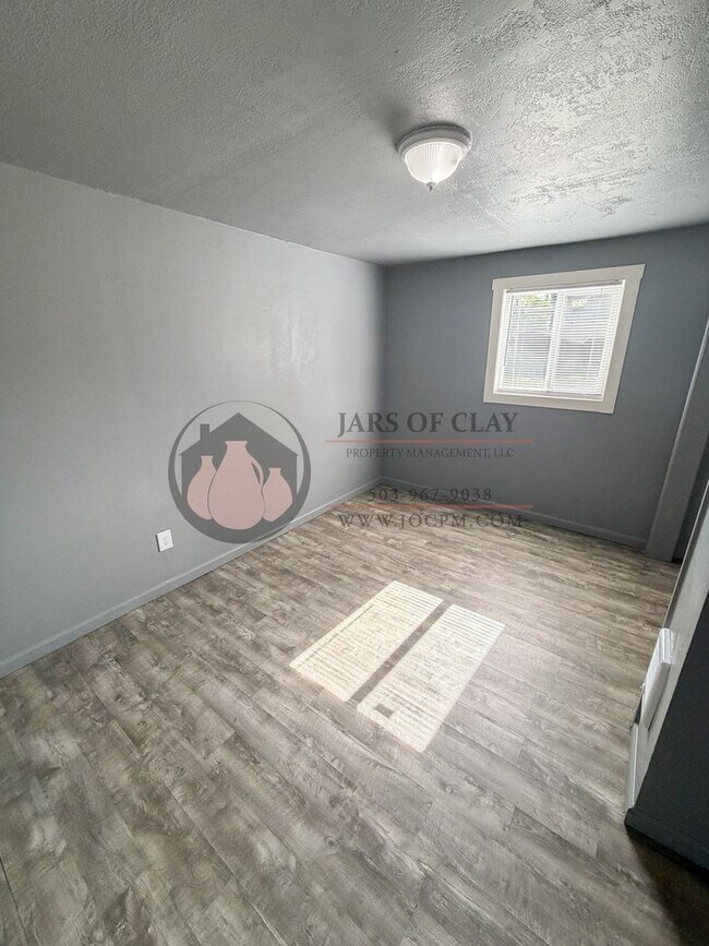 Building Photo - Dover Duplex 2025-1754