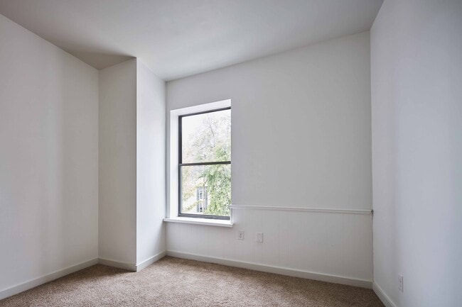 Building Photo - 909 Madison Ave