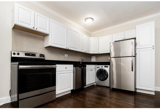 Foto del edificio - 3345 N Marshfield Ave