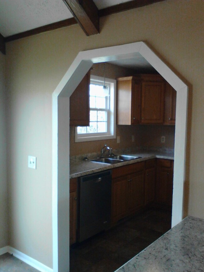 Building Photo - 324 Peggy Dr