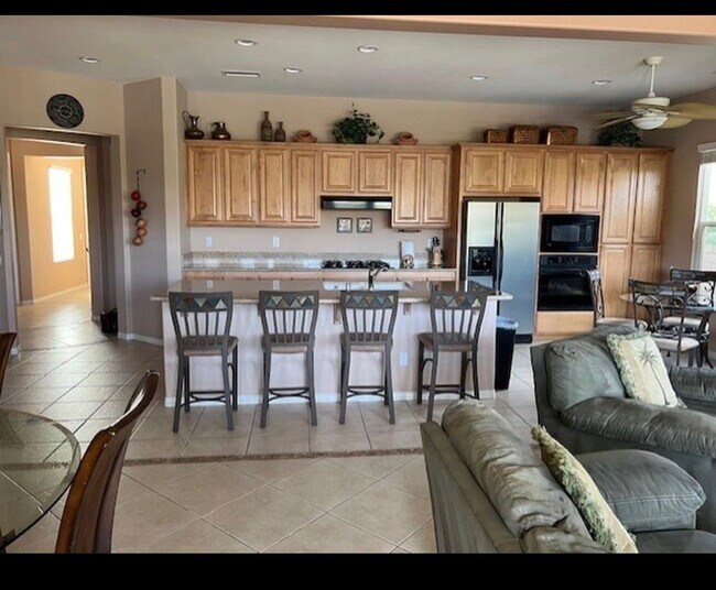 Building Photo - 111 Shoreline