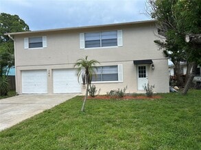 Building Photo - 240 W Canal Dr