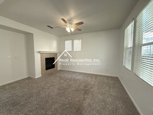 Foto del edificio - A Beautiful 3bd/2.5ba North Natomas Home with 2-Car Garage!