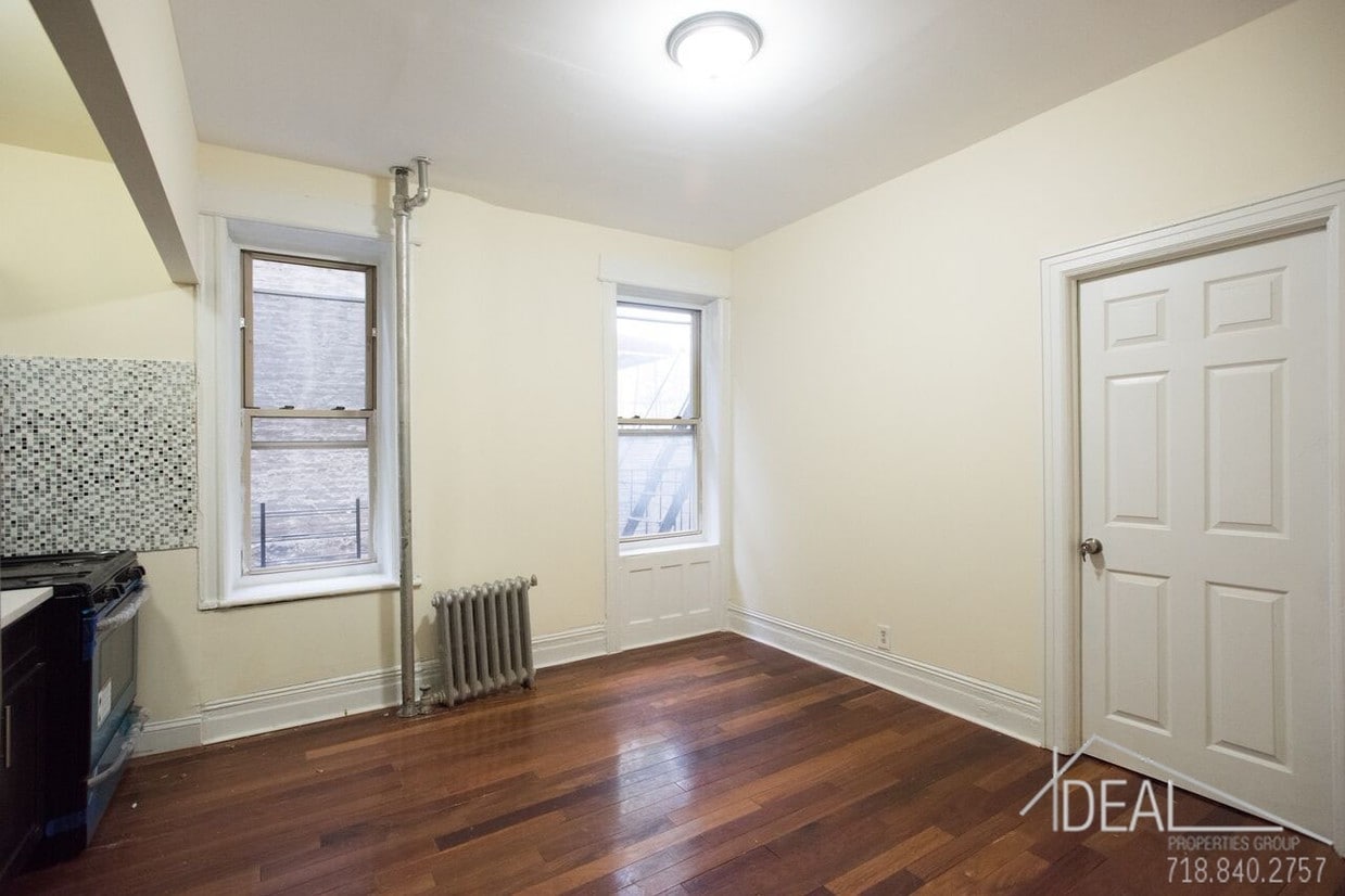 Primary Photo - 553 58th St