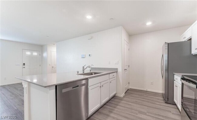 Foto del edificio - 6956 Honor Hl St