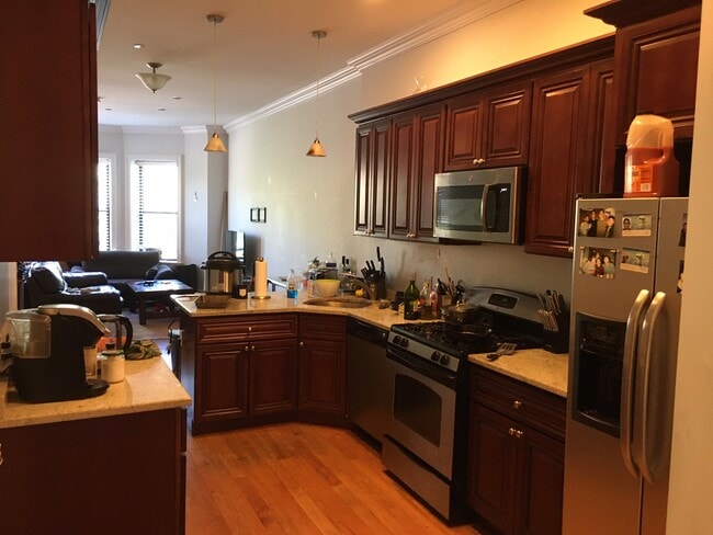 Building Photo - 1089 Beacon St