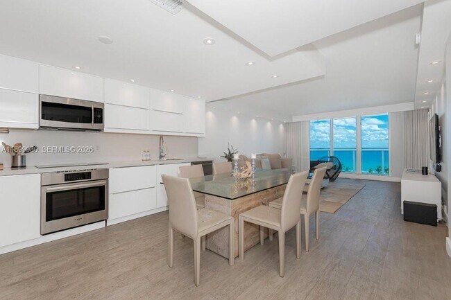 Building Photo - 2301 Collins Ave