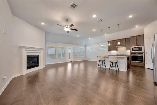 Building Photo - 1104 Superbloom Ave