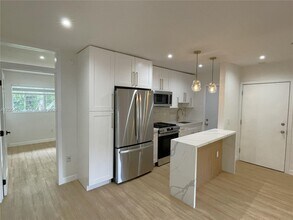 Building Photo - 6310 SW 79th St