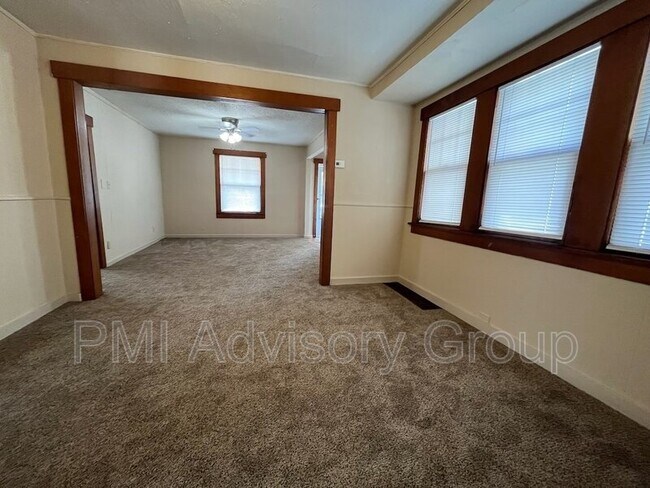 Building Photo - 2217 SW Kenilworth Ct