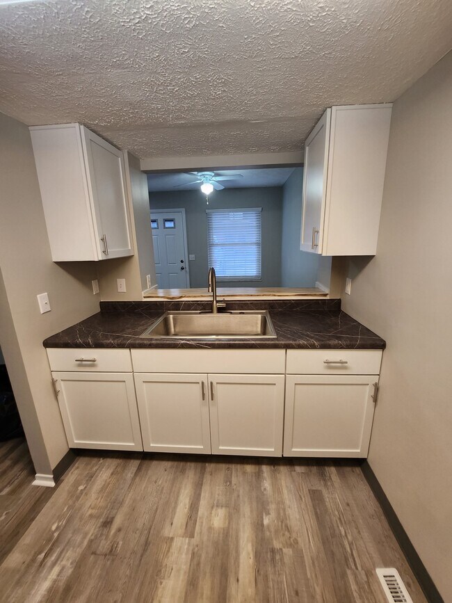 Nuevos gabinetes de cocina - 5195 Cline Rd