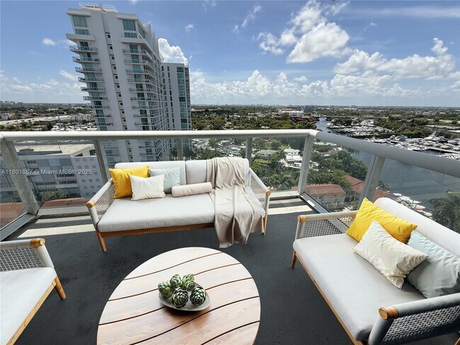 Foto del edificio - 1861 NW S River Dr