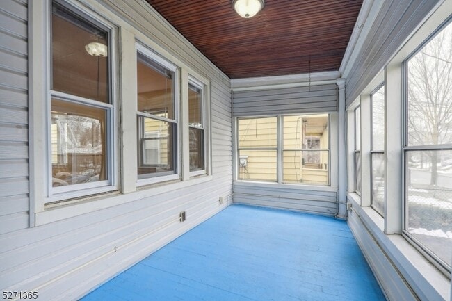 Building Photo - 143 Willowdale Ave