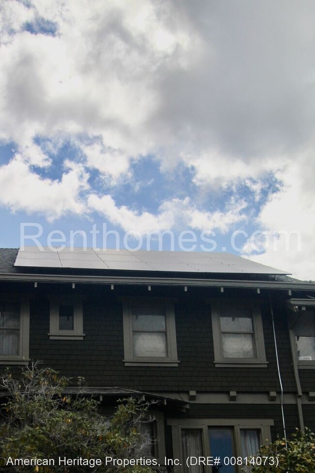 Building Photo - 4 br, 3.5 bath House - 1915 Sunset Blvd.