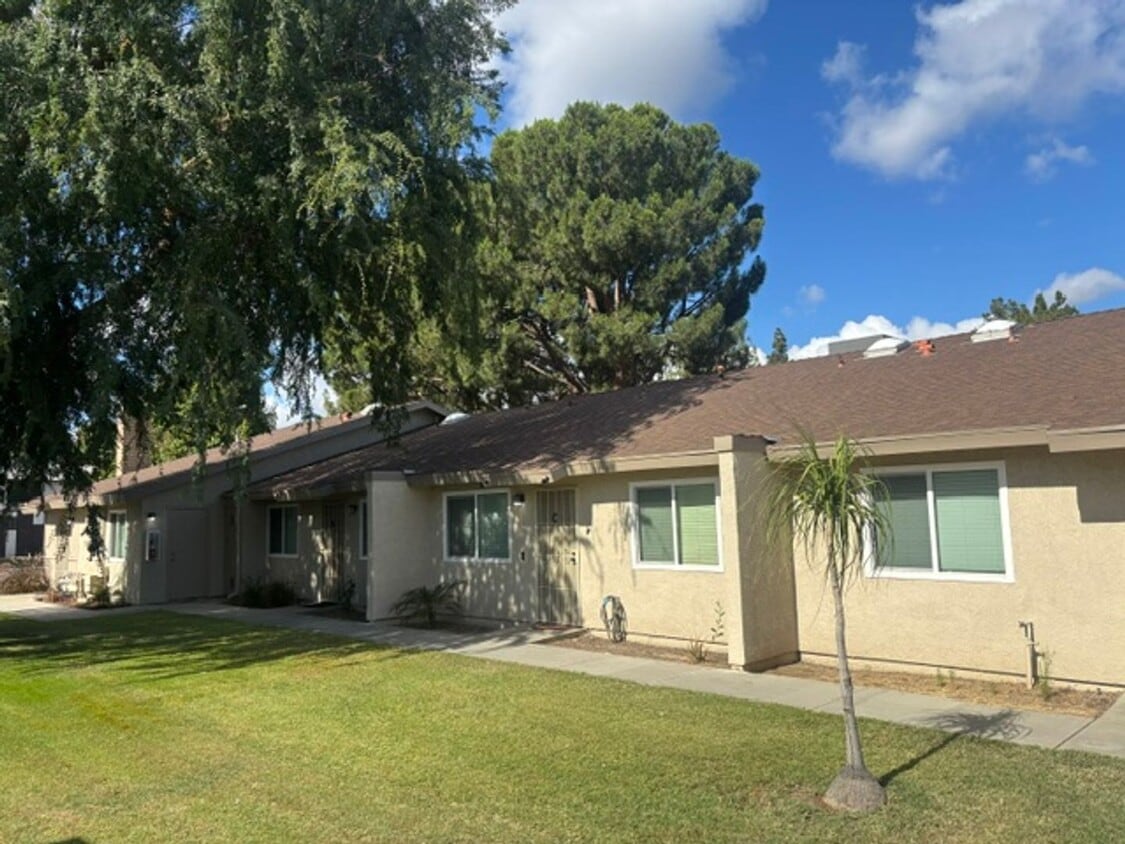Building Photo - Clean 2 Bedroom / 1 Bathroom in Laurelgen!