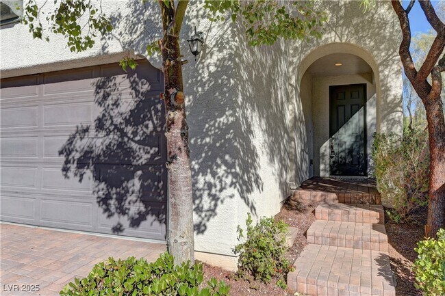 Foto del edificio - 10156 Ruggles Mansion Ave