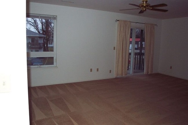 Building Photo - Madisyn Manor Apartments