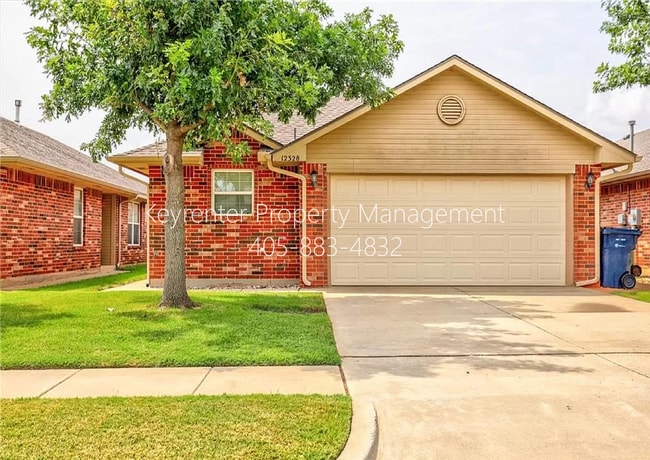 Photo - Gorgeous 3 bedroom 2 Bath and 2 Car Home in the Heart of Yukon