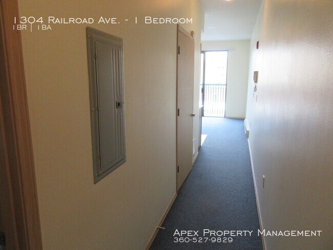 Building Photo - 1304 Railroad Ave