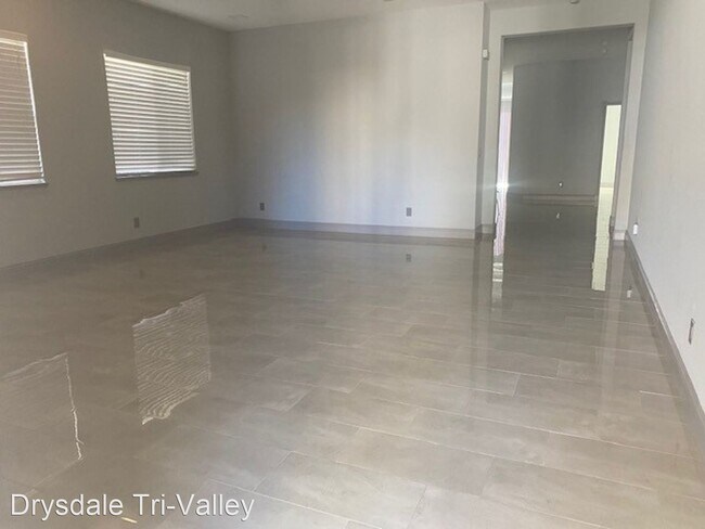 Foto del edificio - 4 br, 2 bath House - 9112 Golf Canyon Rd.