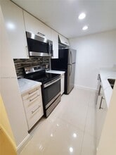 Building Photo - 8100 Geneva Ct