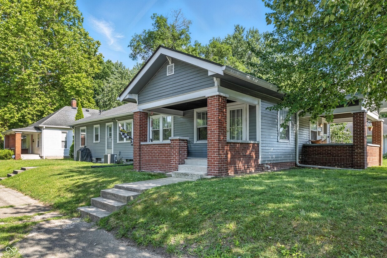 Primary Photo - 903 E 51st St