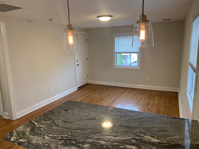 Foto del edificio - 543 Willow Ave